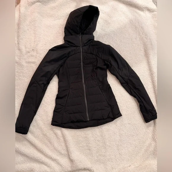 Lululemon Down For it All Women's Black Puffer Jacket - Picture 4 of 6